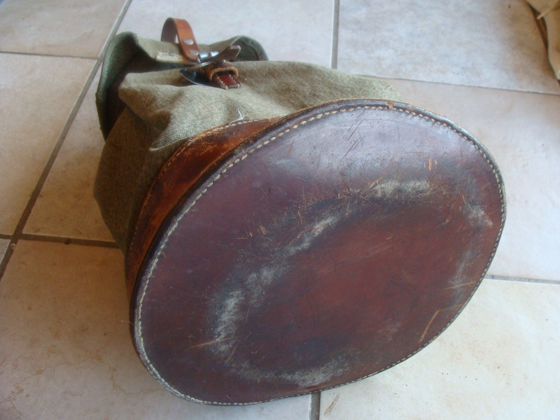 Schweizer Armee Uniformen: Sac spécial militaire suisse. – Gebraucht aus Cuarny von hen_g7hn 1