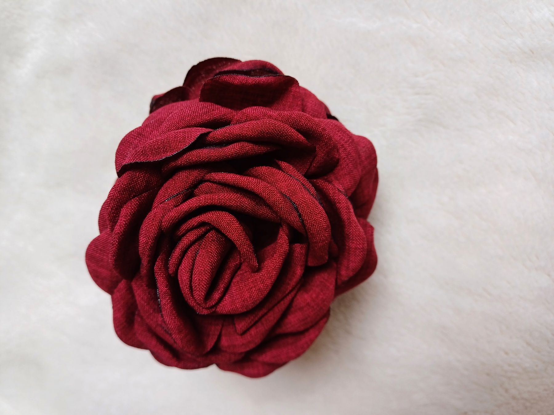Haarschmuck: Stoffhaarspange - Rote Blume – Neu und originalverpackt aus Würenlos von Abracadabra26 1