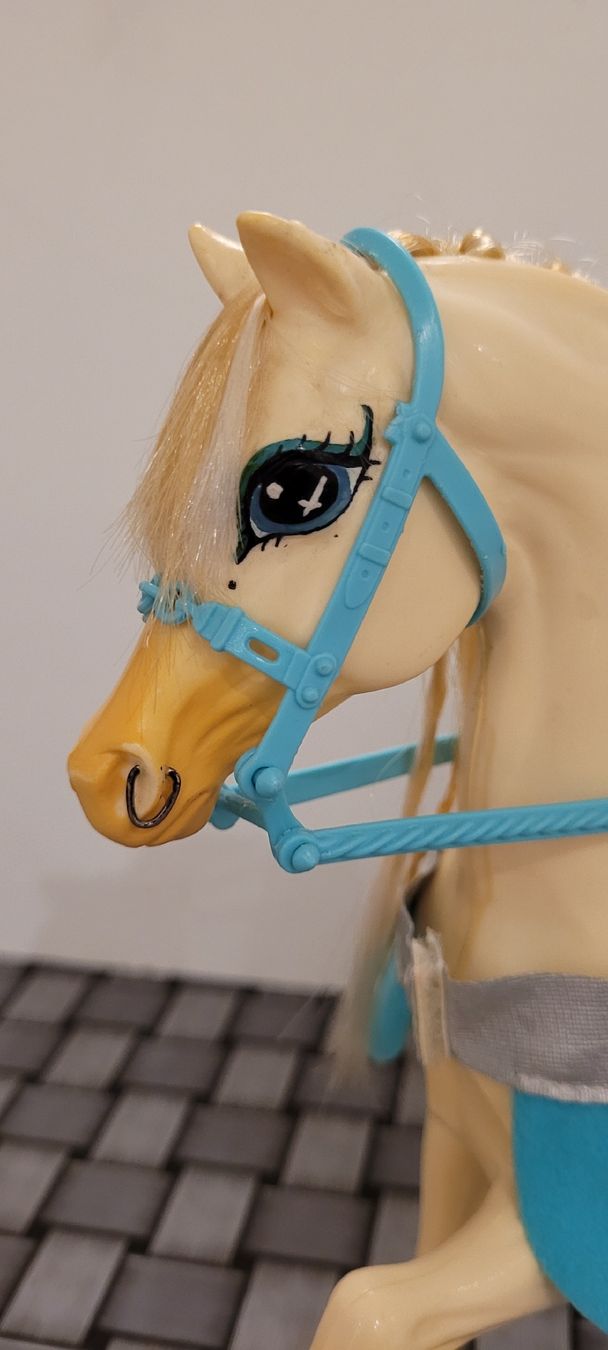 Giocattoli: Barbie Pferd Teilrepaint Unikat – Usato da Niederbuchsiten venduto da klengyel 1