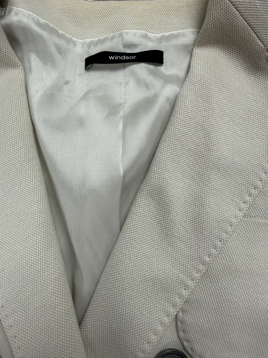 Windsor Costumes: Windsor Blazer Grösse 42 doppeltreihig beige  – D'occasion à Luzern par kim221080 2