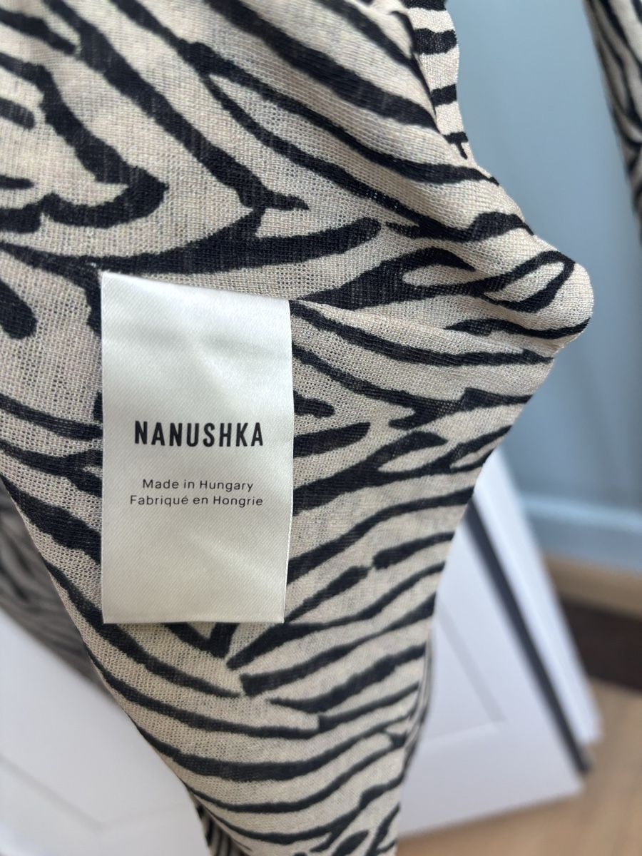 Nanushka Tops: Nanushka Top Gr. S Zebra Muster – Gebraucht aus Bern von emski 3