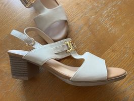 NEUE Sandale beige Grösse 41 mit Goldschnalle, ungetragen