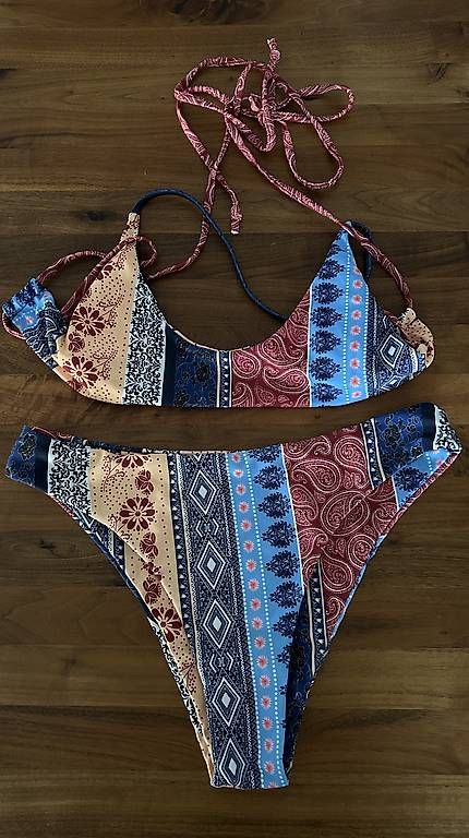 Badekleider & Bikinis: farbiges Bikini-Paket (S/M) – Gebraucht aus Emmenbrücke von fabiennejohn 1