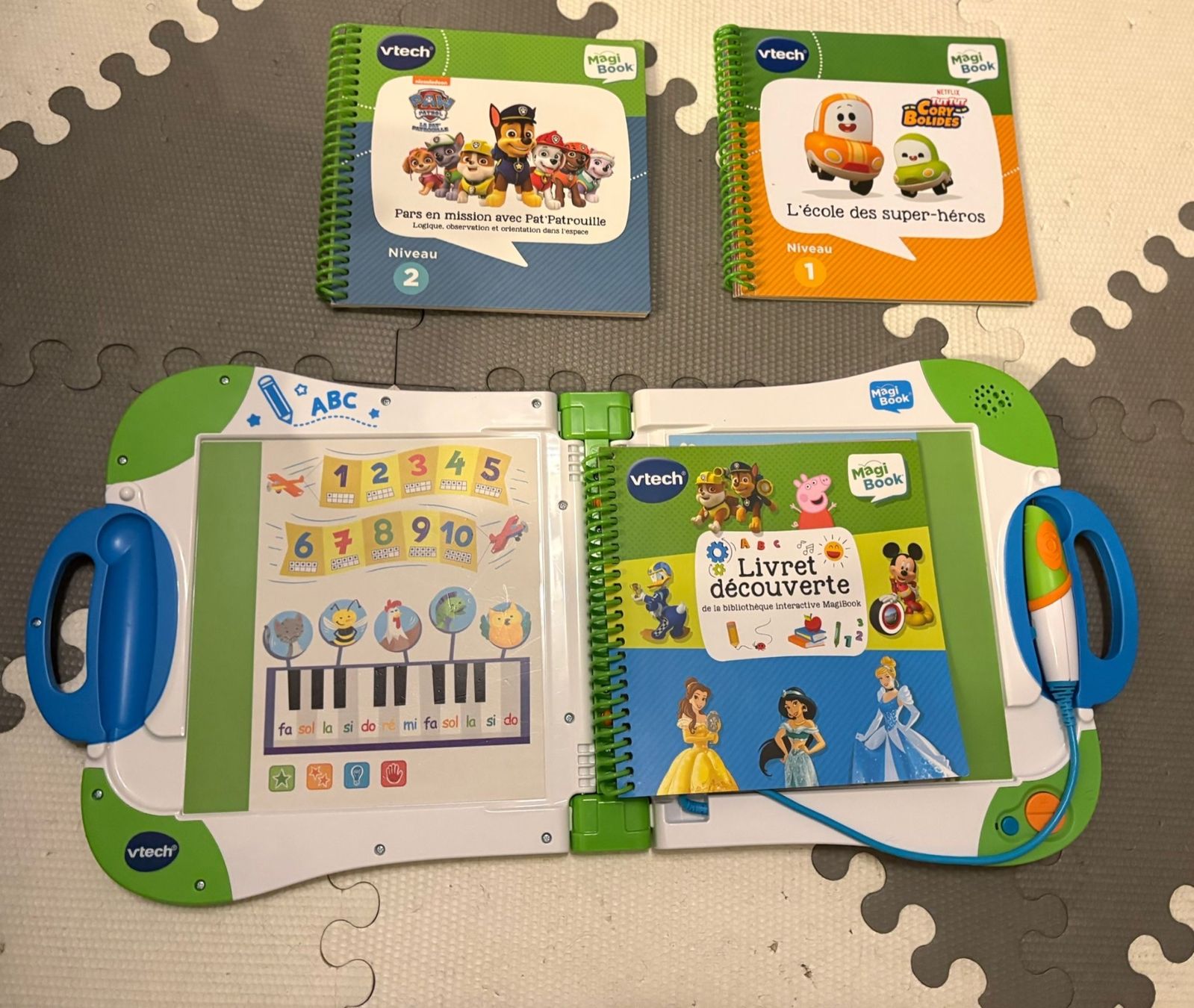Spielzeuge: Magi Book avec 2 livres de jeux Vtech – Gebraucht aus Estavayer-le-Lac von stelina13 1