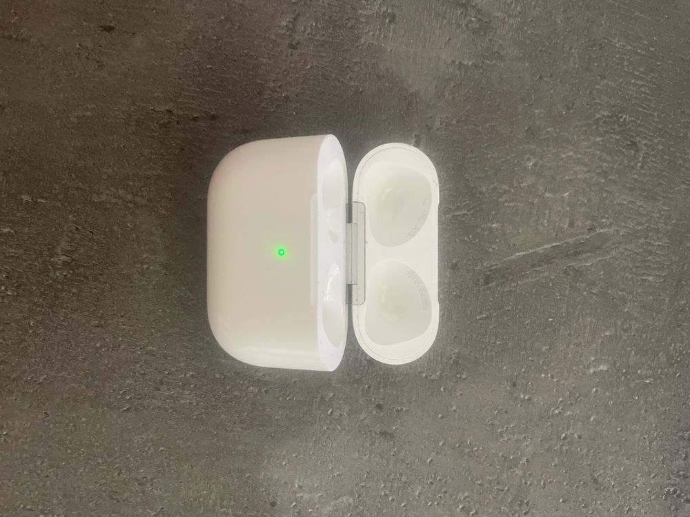 Airpods Ladecase ohne Airpods mit MagSafe (3. Generation) Kaufen auf Ricardo