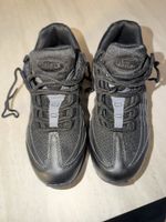 Nike Air Max 95 Sneaker schwarz akzeptabler Zustand