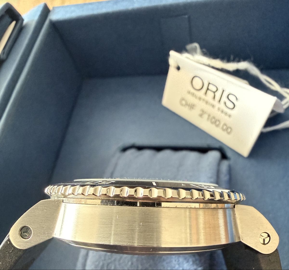 Oris Montres: FULL SET !! Oris Aquis 39.5mm – Neuf (Voir description) à La Neuveville par bes_v2hj 2
