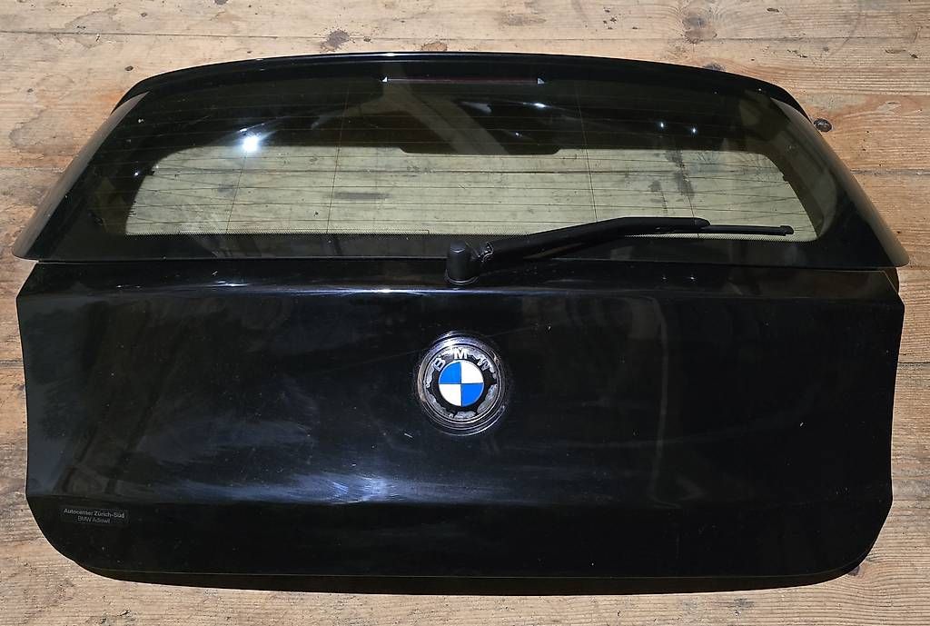 Tutti pezzi di ricambio auto: BMW E87 Heckklappe Bj. 2006 schwarz – Usato da Schönholzerswilen venduto da Sanja0809 1