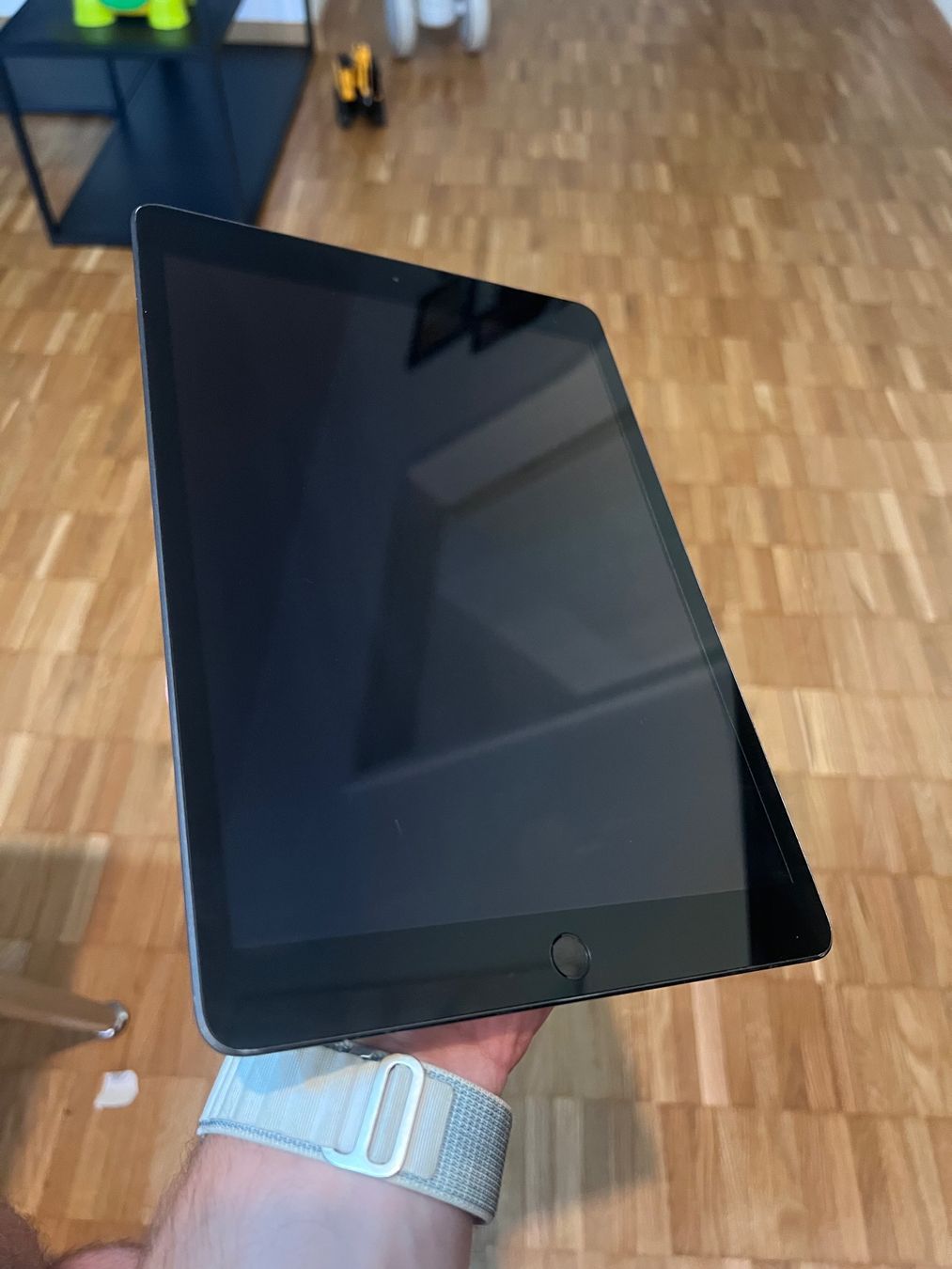 Apple Tablet PC: Apple Ipad 7 – Usato da Wädenswil venduto da dai_2bcv