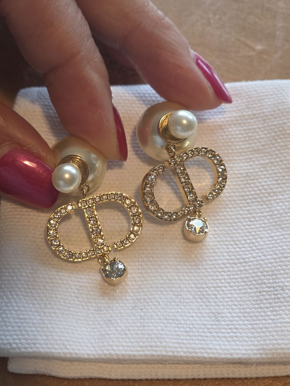Dior Orecchini pendenti & Orecchini a lobo: DIOR TRIBALES Ohrringe mit Perlen - NEU, mit Beutel + Box – Nuovo e nell'imballaggio originale da Luzern venduto da Liliana2013 3