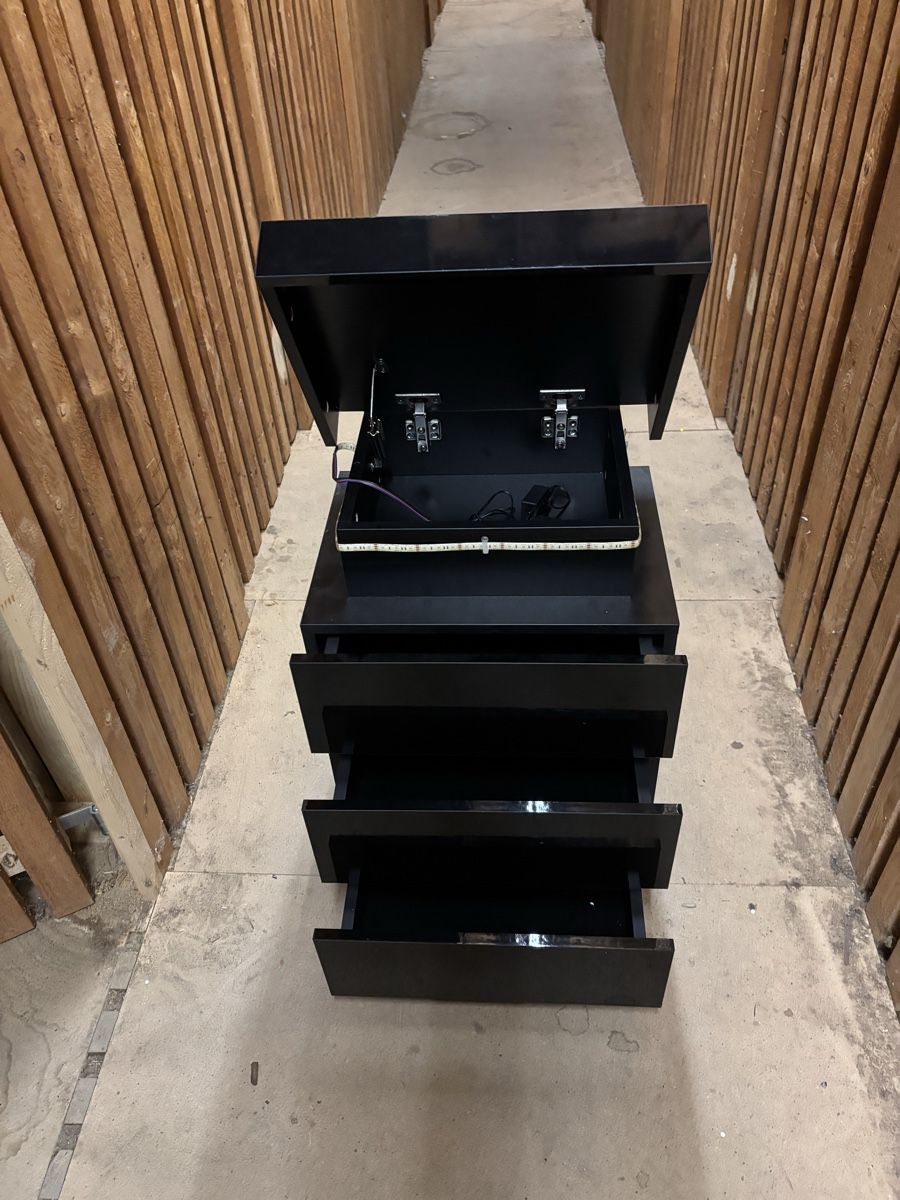 Kommoden: Petite commode noire à led – Gebraucht aus Genthod von S.Corbaz 1