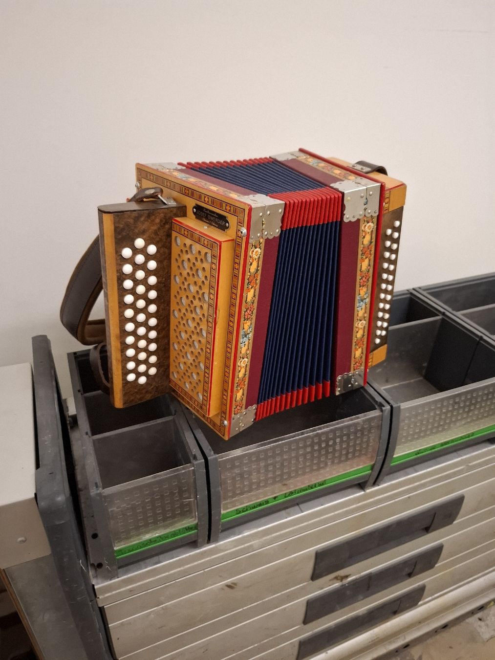 Gwerder Musikinstrumente: gwerder orgeli – Gebraucht aus Villeneuve von BibiVintage 9