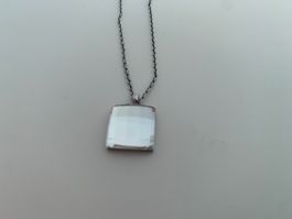 Kette mit Swarowski-Kristallanhänger, viereckig