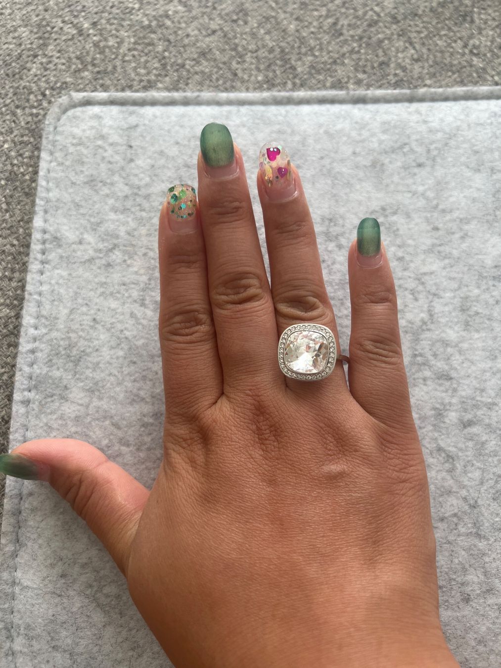 Swarovski Anelli: Swarovski Ring mit grossem Kristall Grösse 58 – Usato da Uznach venduto da Ya_x7x6 4