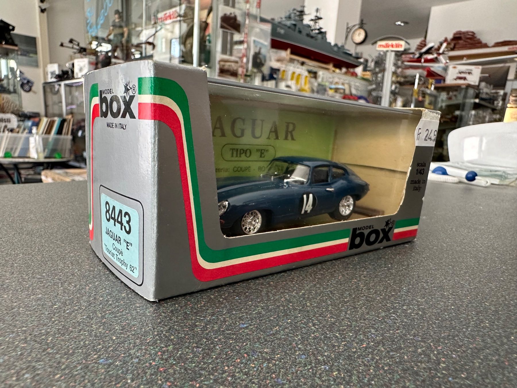 Jaguar Modellini d'auto: Box Model 1:43 Jaguar Type E Tourist Trophy 1962 – Usato da Chiasso venduto da Carrara-Modellismo 2