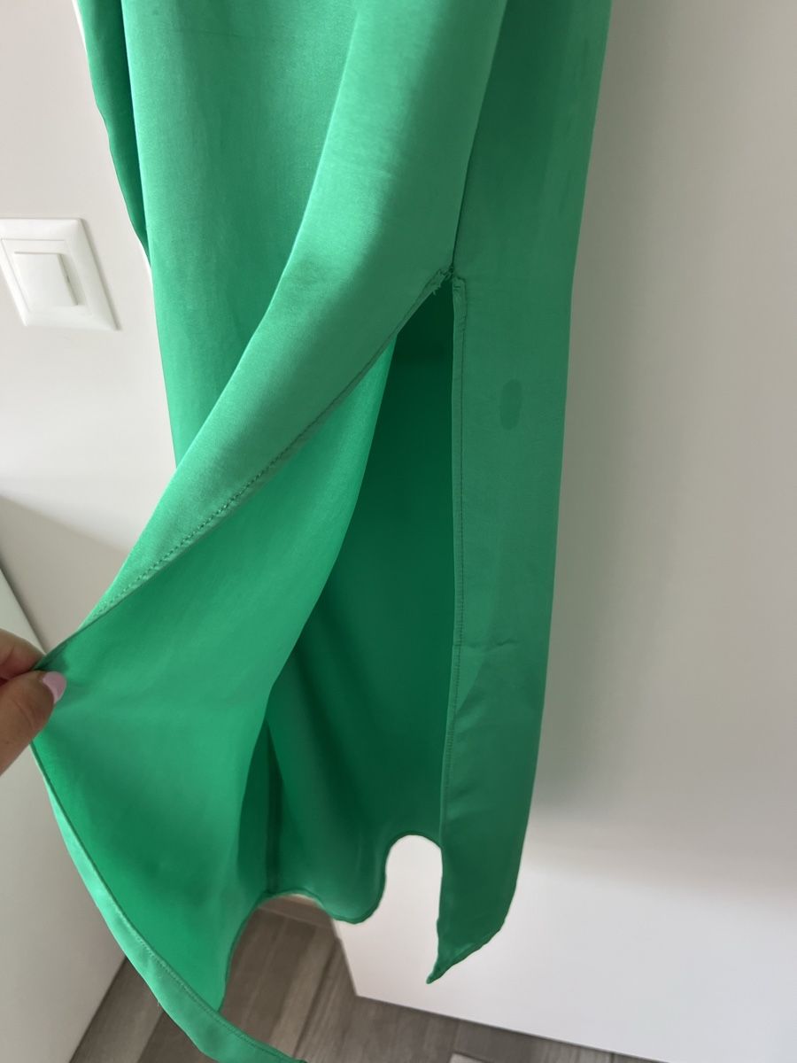 Zara Vestiti: Zara satin dress – Usato da Mendrisio venduto da gun_8gcm 4