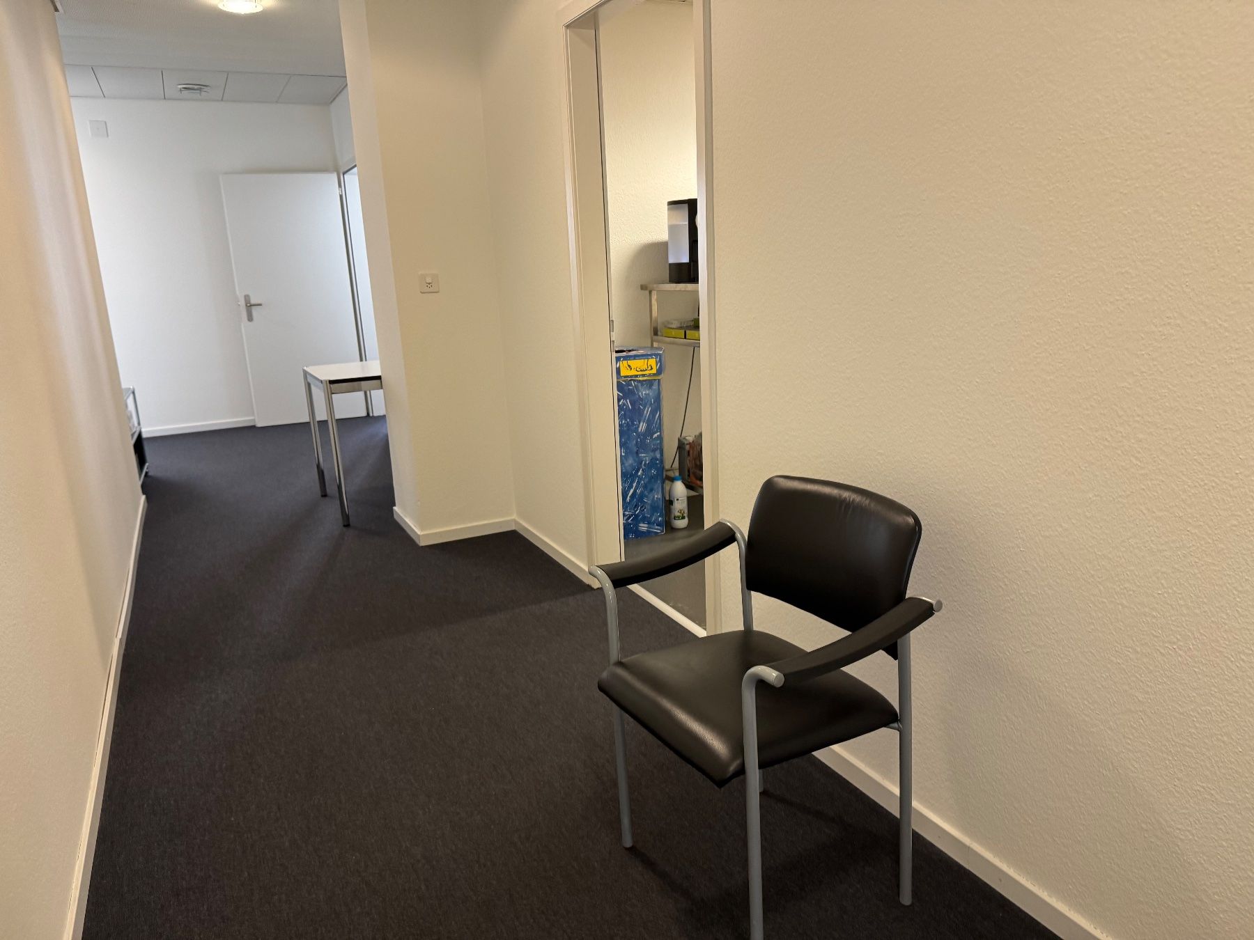Stühle: Bürostuhl für sitzungs Zimmer oder Klienten lief. Gratis – Gebraucht aus Thun von Thuno6
