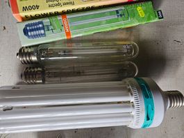 Diverse Lampen und Steuergeräte
