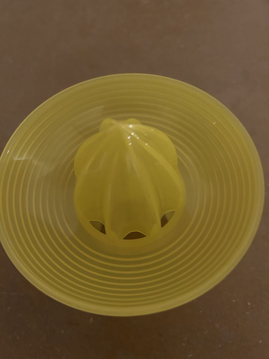 Recipients et similaires: Presse agrumes Tupperware – Neuf (Voir description) à Montsevelier par Batson 2