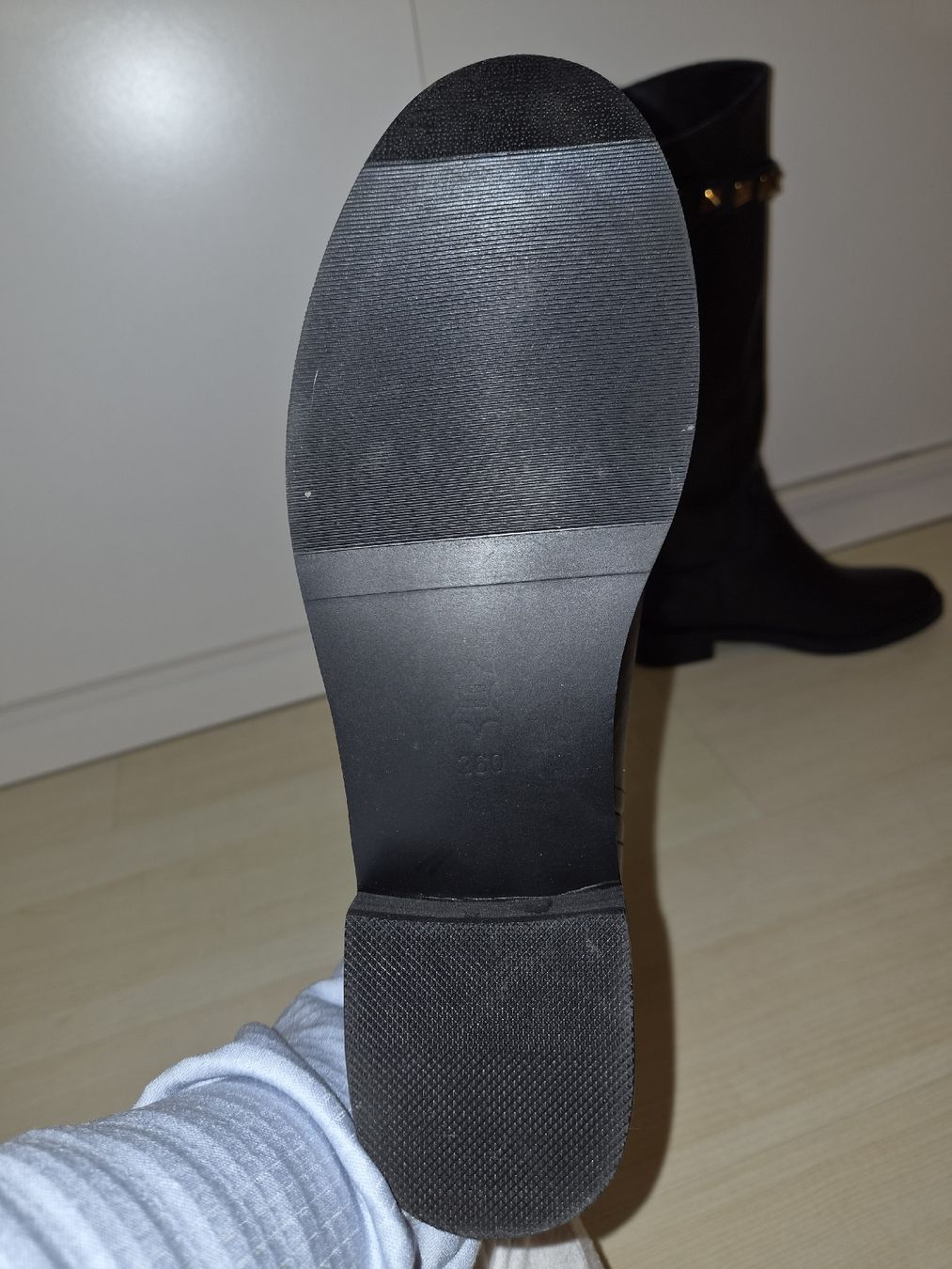 Scarpe da donna: New Rockstud Style Knee-High Boots - Gold Studs - Size 40 – Nuovo (secondo la descrizione) da Stansstad venduto da Fla_c20 3