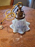 petite lampe ancienne en verre opalescent et laiton