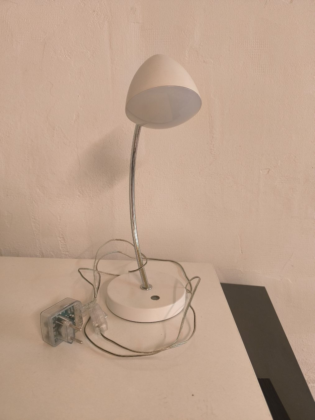 Micasa Lampade: Weisse LED Schreibtischlampe – Usato da Toffen venduto da Larissyy 1