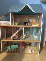 Wunderschönes Puppenhaus aus Holz mit Möbeln & Familie!