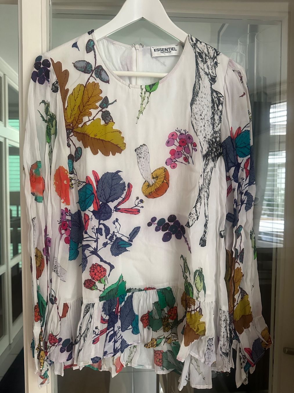 Essentiel Antwerp Blusen: Sommerbluse Essential Antwerp Gr.36 – Gebraucht aus Zürich von sop_y86b