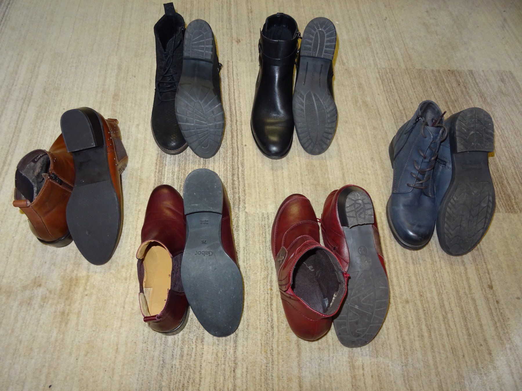 Scarpe da donna: Stiefeletten – Usato da Lauwil venduto da Costco 1
