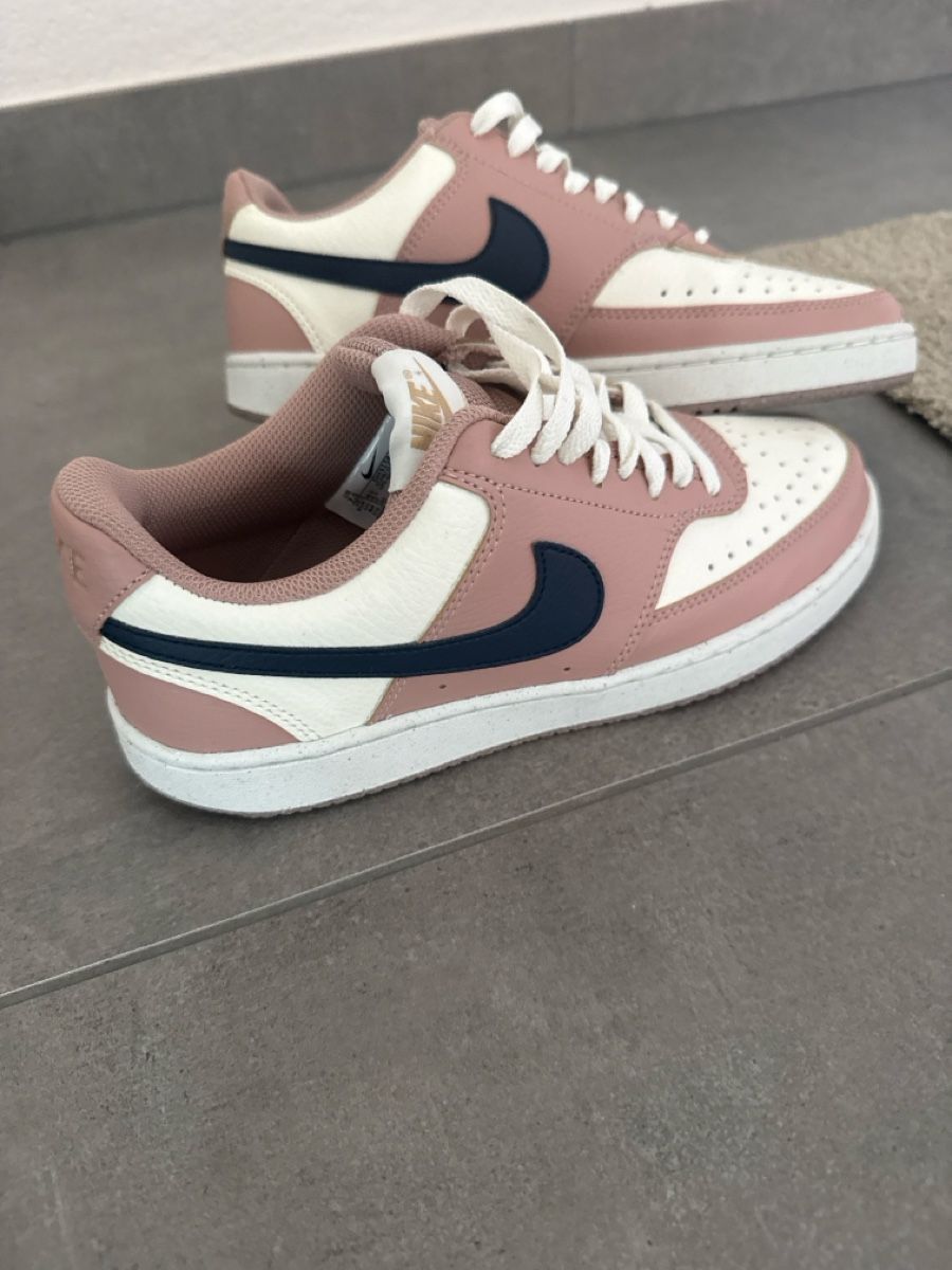 Nike Scarpe da donna: Nike schuhe – Usato da Unterkulm venduto da reb_lj7b