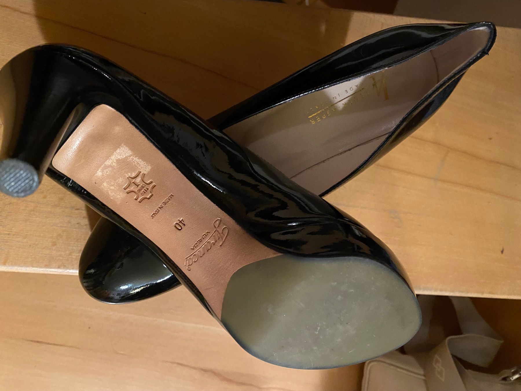 Scarpe da donna: Lackleder Damenschuh Grösse 40 – Usato da Russikon venduto da Honolulu-2019 6