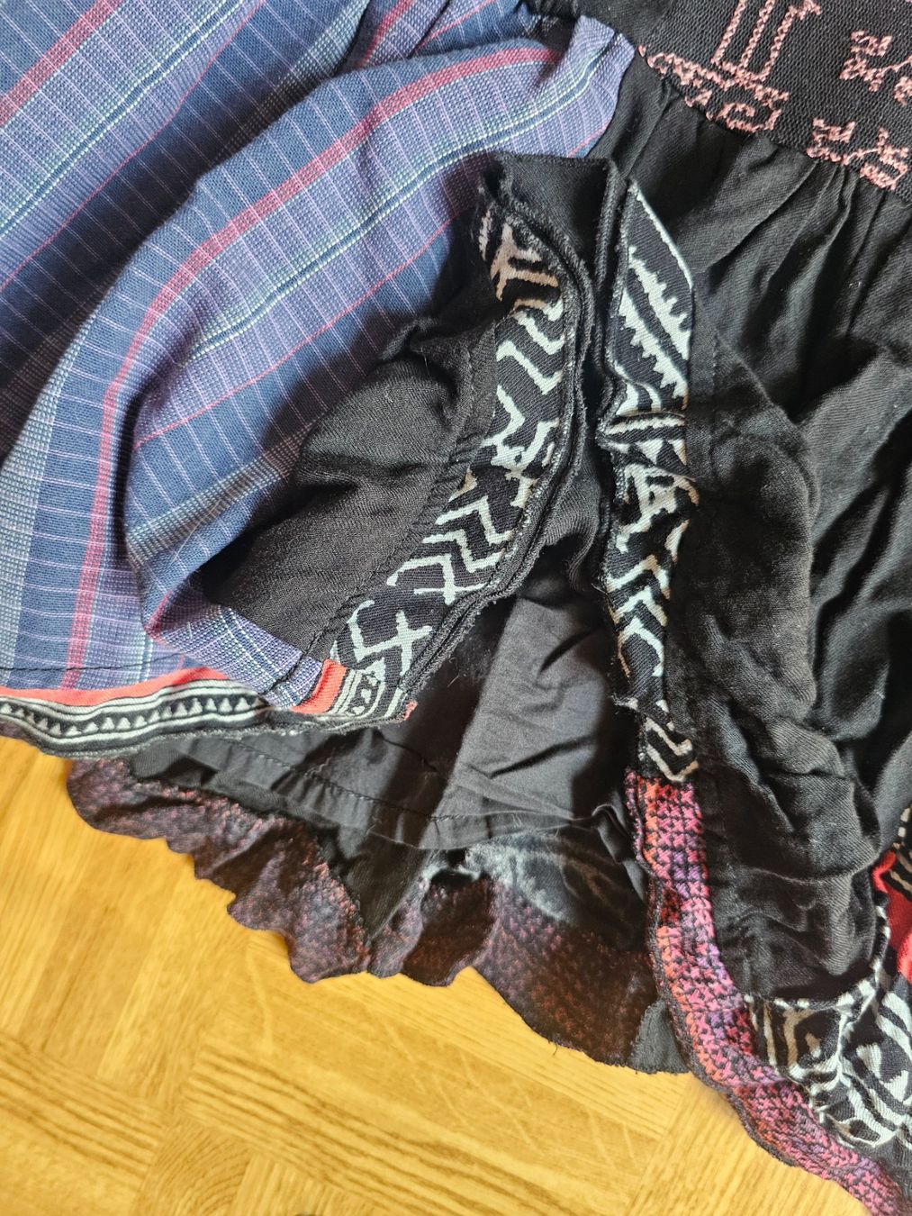 Desigual Gonne: DESIGUAL Style Minirock Patchwork Boho Gr. XS/S ⭐ – Usato da Füllinsdorf venduto da Sunnebliemli7 2