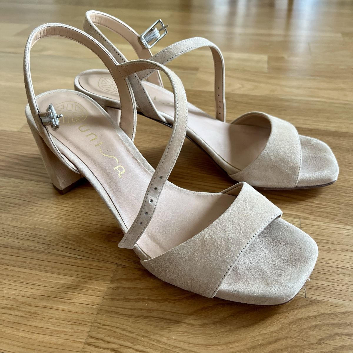 Unisa Damenschuhe: Sandales en daim – Gebraucht aus Lausanne von