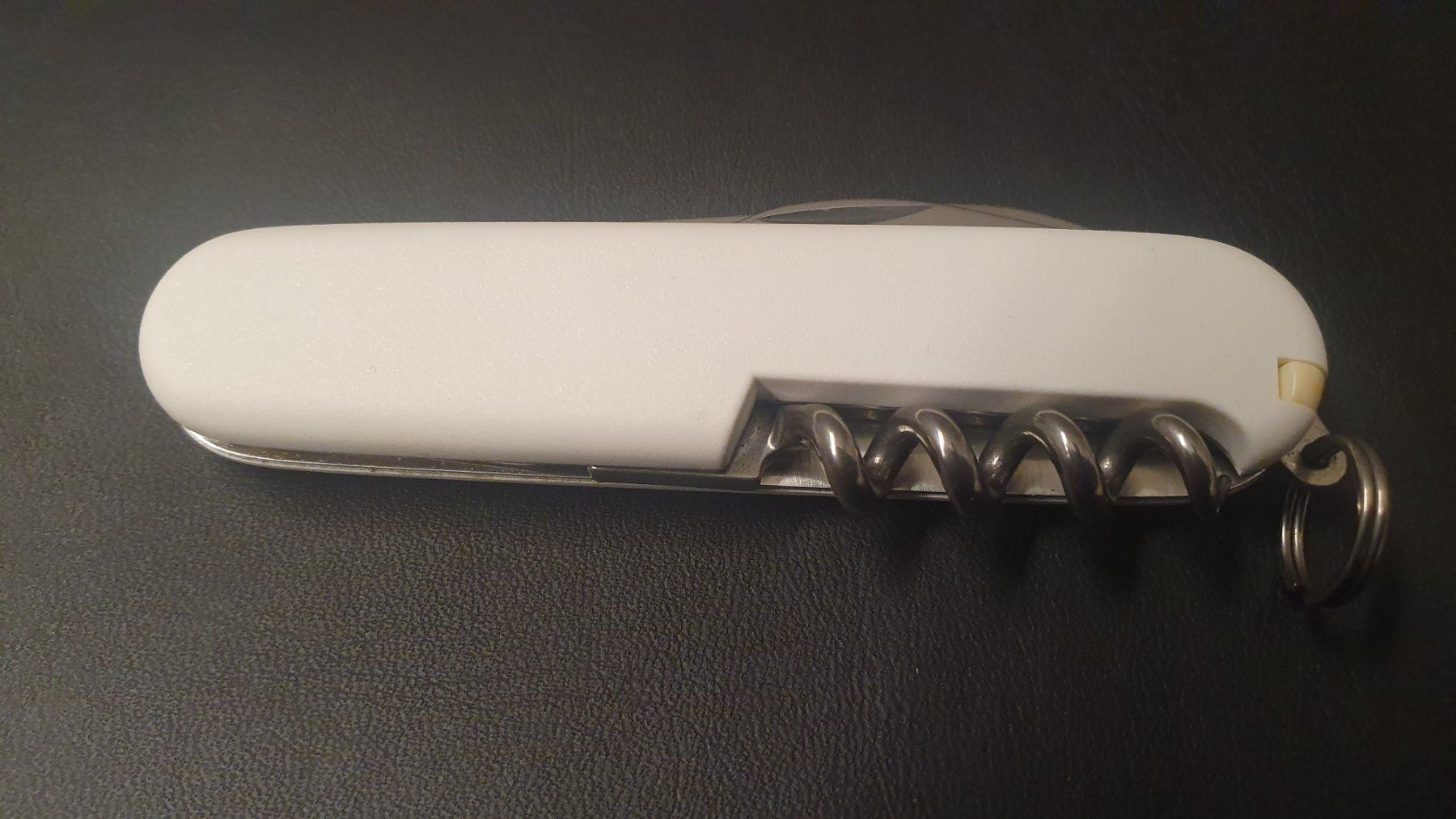 Victorinox Coltelli tascabile: 4 Victorinox Taschenmesser mit Logo – Nuovo (secondo la descrizione) da Härkingen venduto da MarianneSi 1