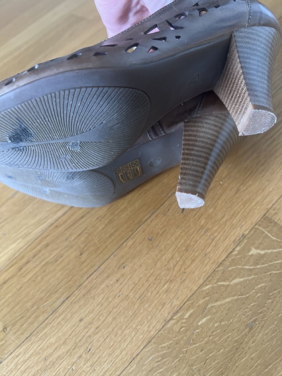 Scarpe da donna: Braune Leder Pumps Gr. 36 – Usato da Nürensdorf venduto da and_5tlm 2