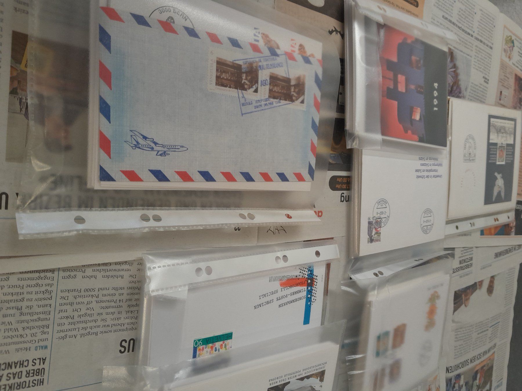 Tutti i francobolli: Menge Briefmarkenumschläge – Usato da Rüti ZH venduto da Alemanni 9