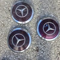 Anciennes enjoliveurs Mercedes