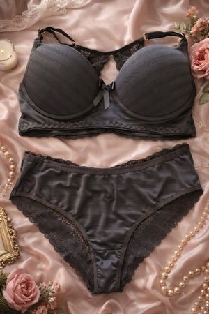 Ensemble lingerie noir, dentelle, taille 38/M, neuf.