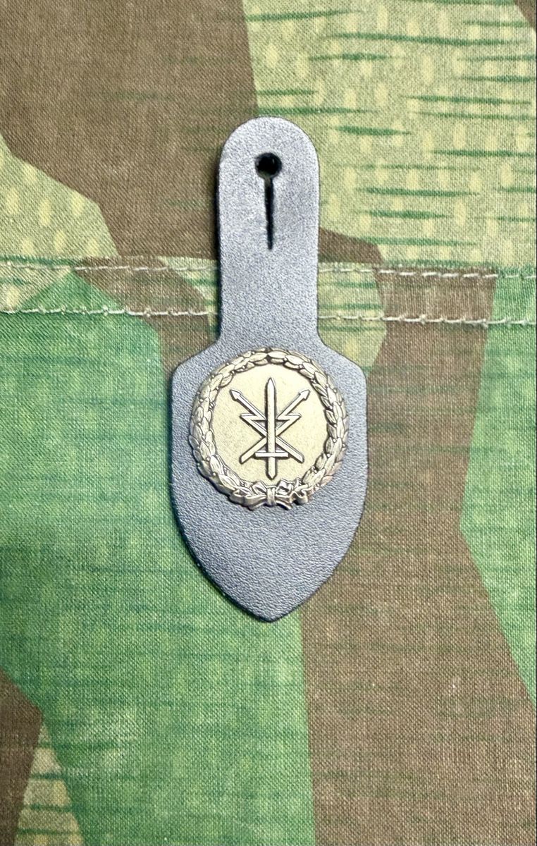 Schweizer Armee Uniformi: Schweizer Armee / Uniform / Militaria / Armee / Tenue A – Usato da Romanshorn venduto da Romolo_Blu