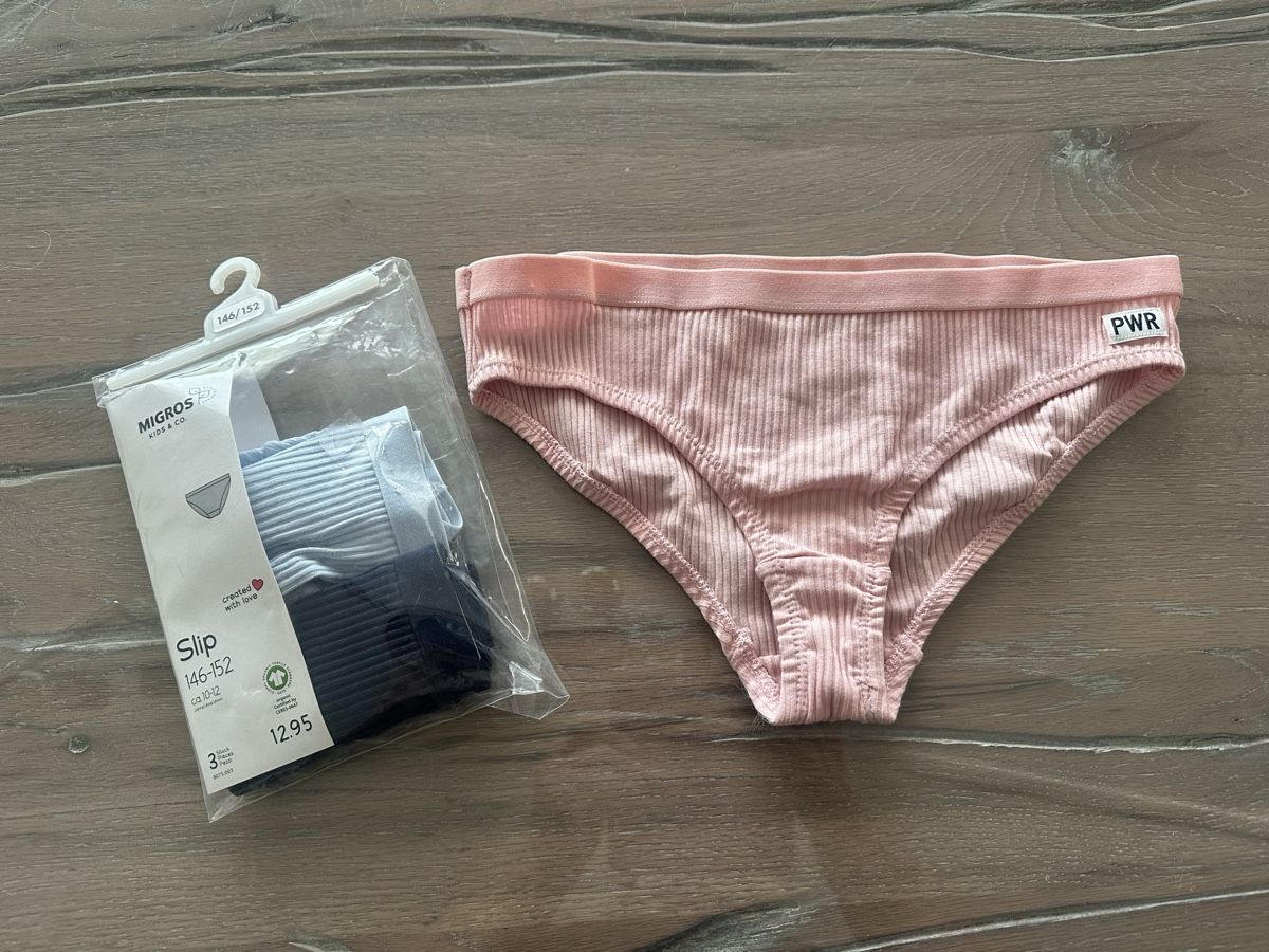 Migros Unterwäsche: NEU Slips Grösse 146/152 3er Pack von Migros – Neu und originalverpackt aus Safenwil von Whoopie1 1