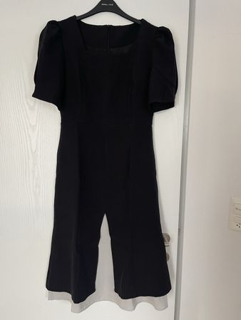 Schwarz weiss kleid mit Puffärmeln, Grösse m - Top Zus bitan