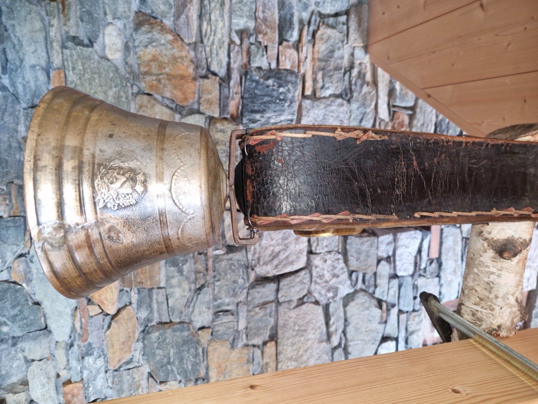 Glocken & Treicheln: Glocke Treichel – Defekt aus Guarda von rue_bpd7 1