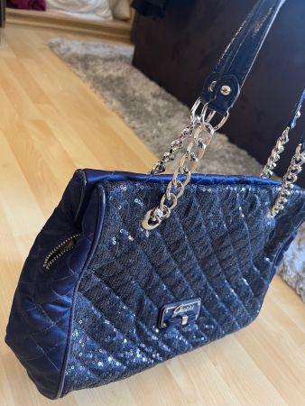 Blaue Guess Tasche (mit Pailletten)