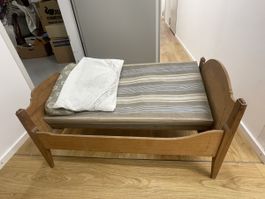 Puppenbett Holz natur mit Matratze gebrauchter Zustand