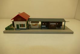 Kleinbahn H0: Fertig Modell Bahnhaltestelle