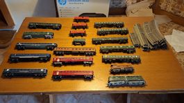 H0 DC 2 Loks, 17 Wagen, 28 Gleise, lot.