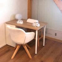 Bureau avec aspiration onglerie