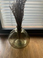 Glass standing vase