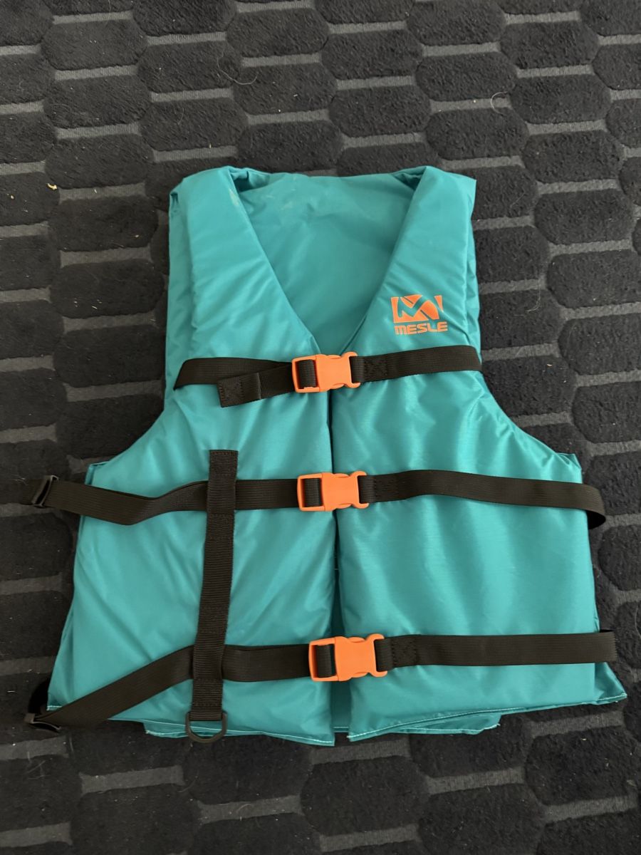 Gilets de sauvetage: Schwimmweste  – Neuf (Voir description) à Trimbach par TDSO 1