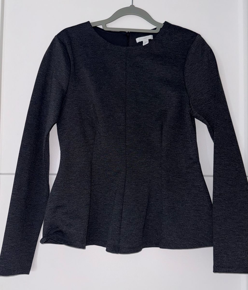 H&M Top: H&M Oberteil, Grau, Grösse M – Nuovo (secondo la descrizione) da Basel venduto da ae2276